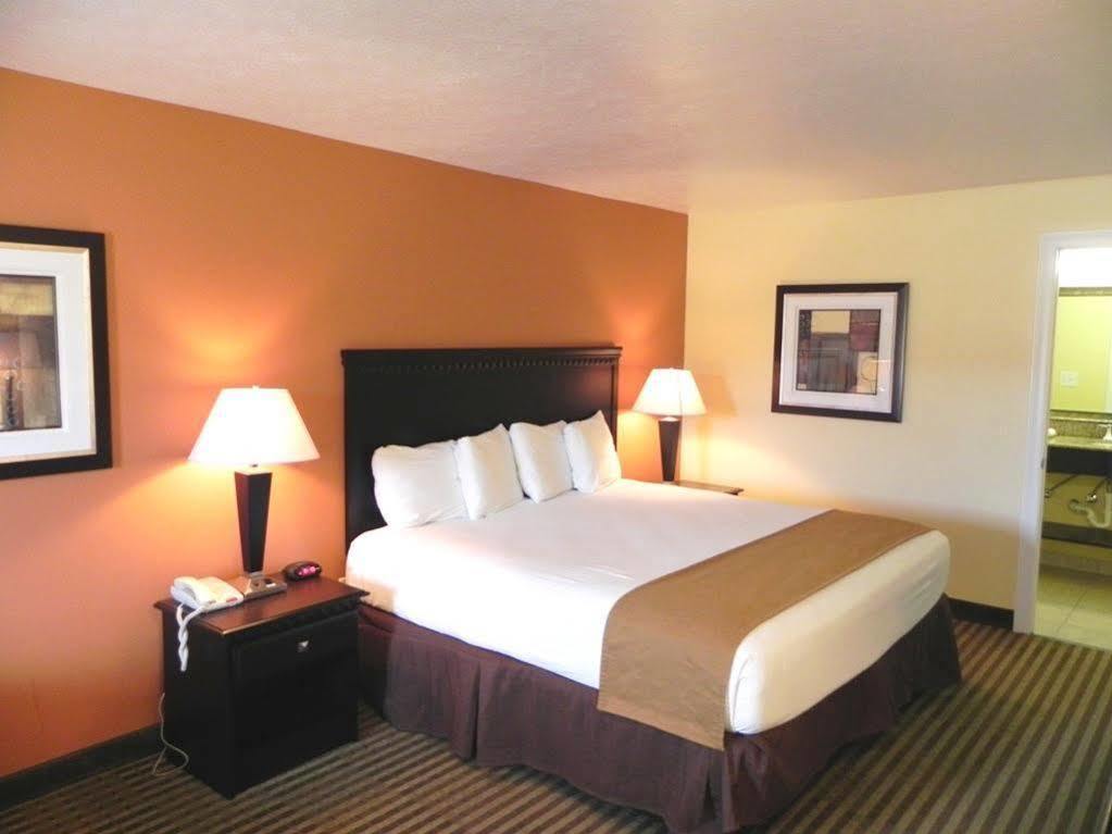 Groves Executive Inn المظهر الخارجي الصورة