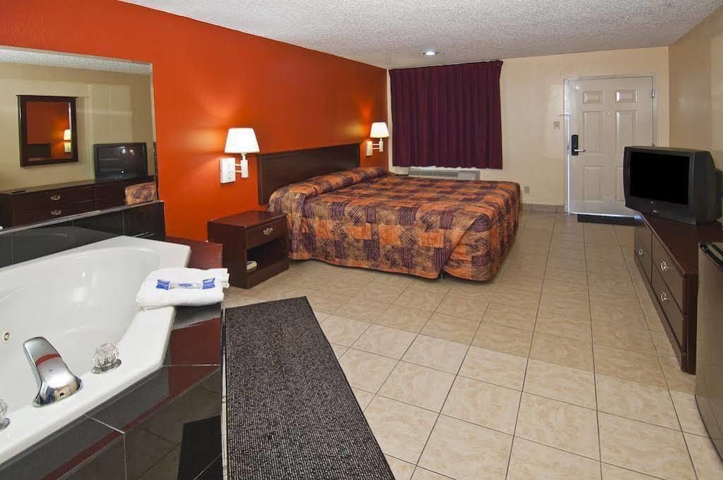 Groves Executive Inn المظهر الخارجي الصورة